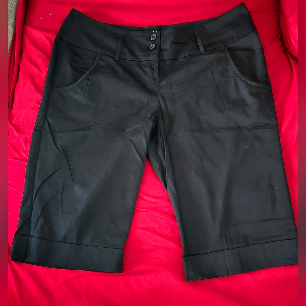 WOMEN BERMUDA SHORT